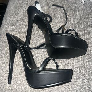 Pretty little thing Heels